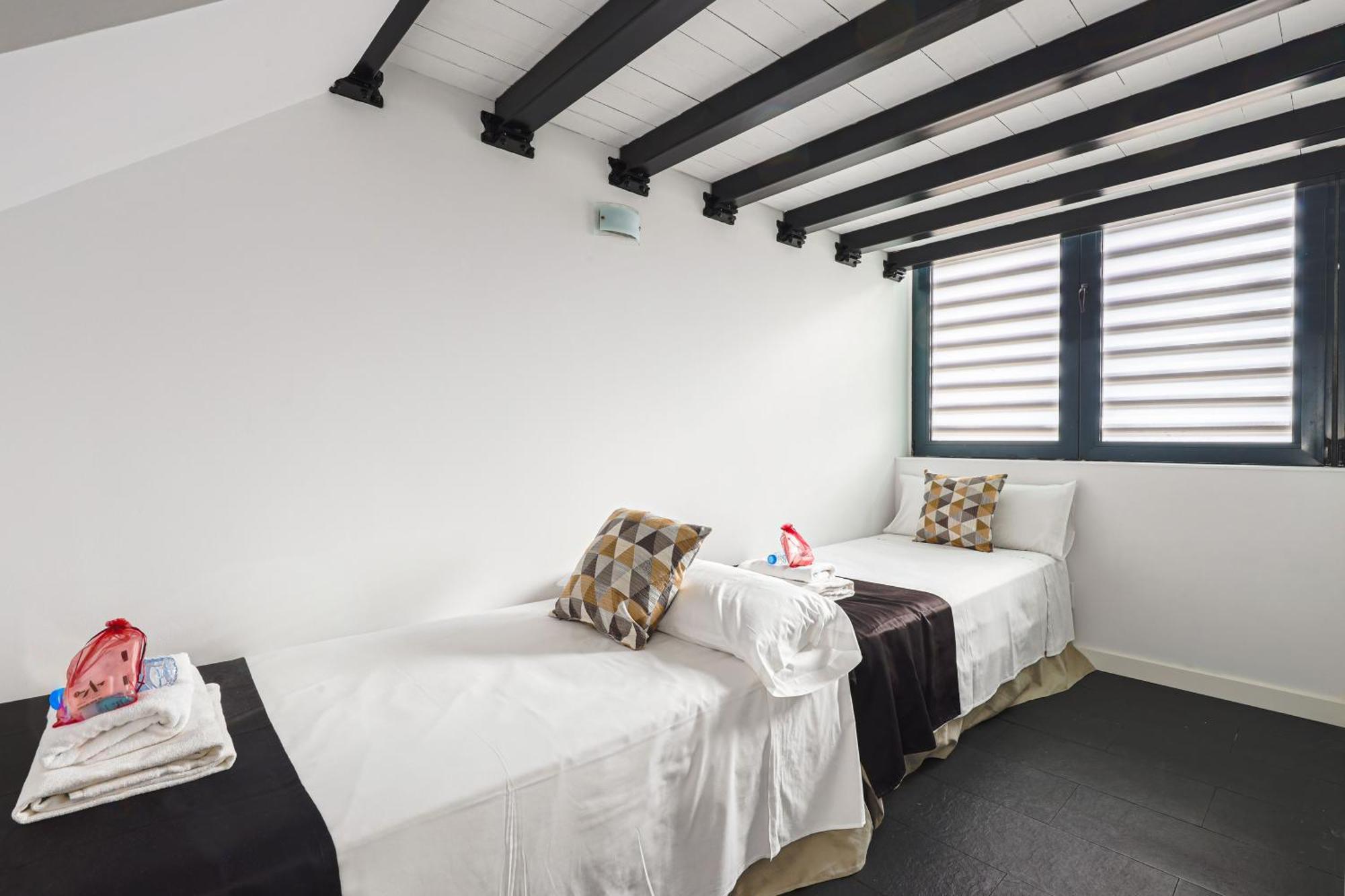 Alcam Les Corts Apartment บาร์เซโลนา ภายนอก รูปภาพ