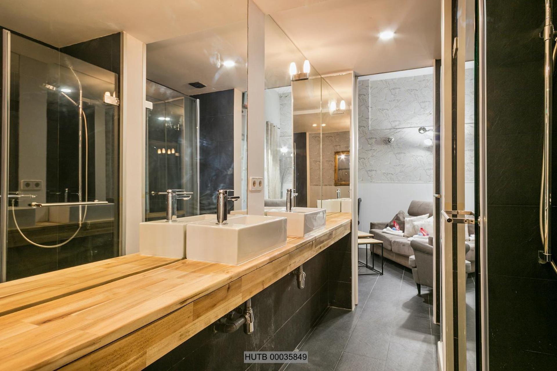 Alcam Les Corts Apartment บาร์เซโลนา ภายนอก รูปภาพ